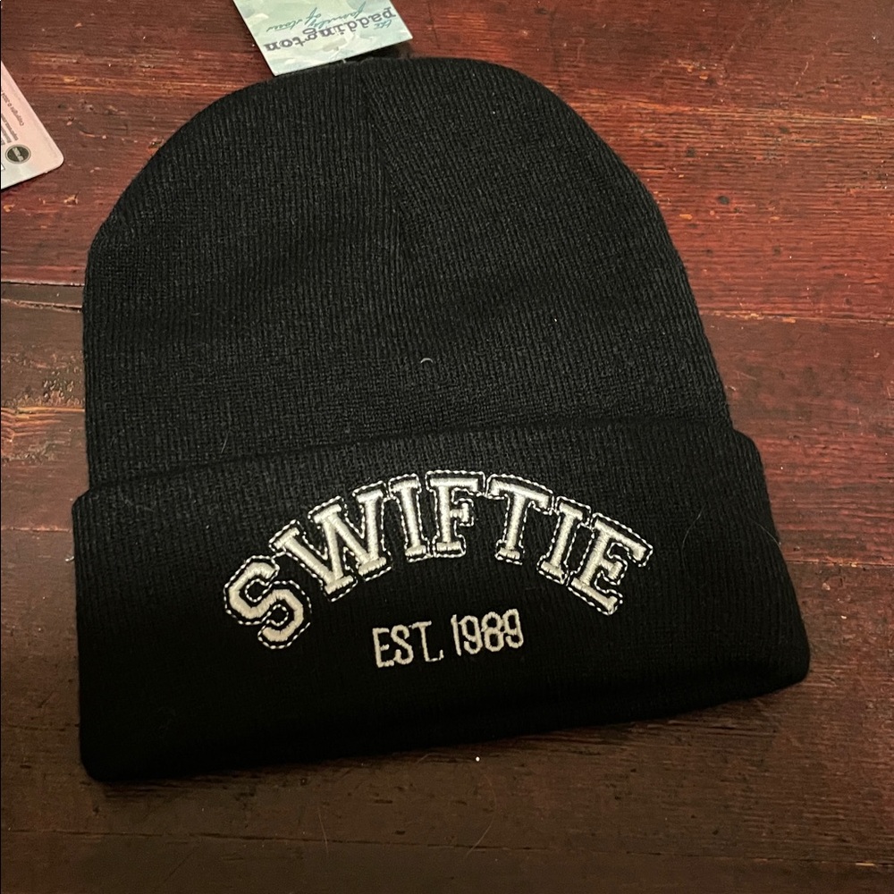 Taylor swift bundle - Picture 3 of 4
